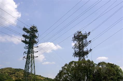 住家附近有高壓電塔|有人長期住在高壓電塔附近嗎